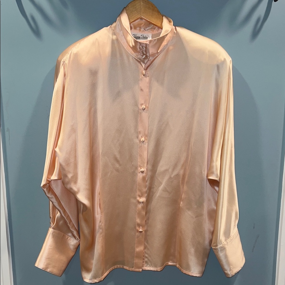 Chic Women's Satin Blouse in Soft Peach